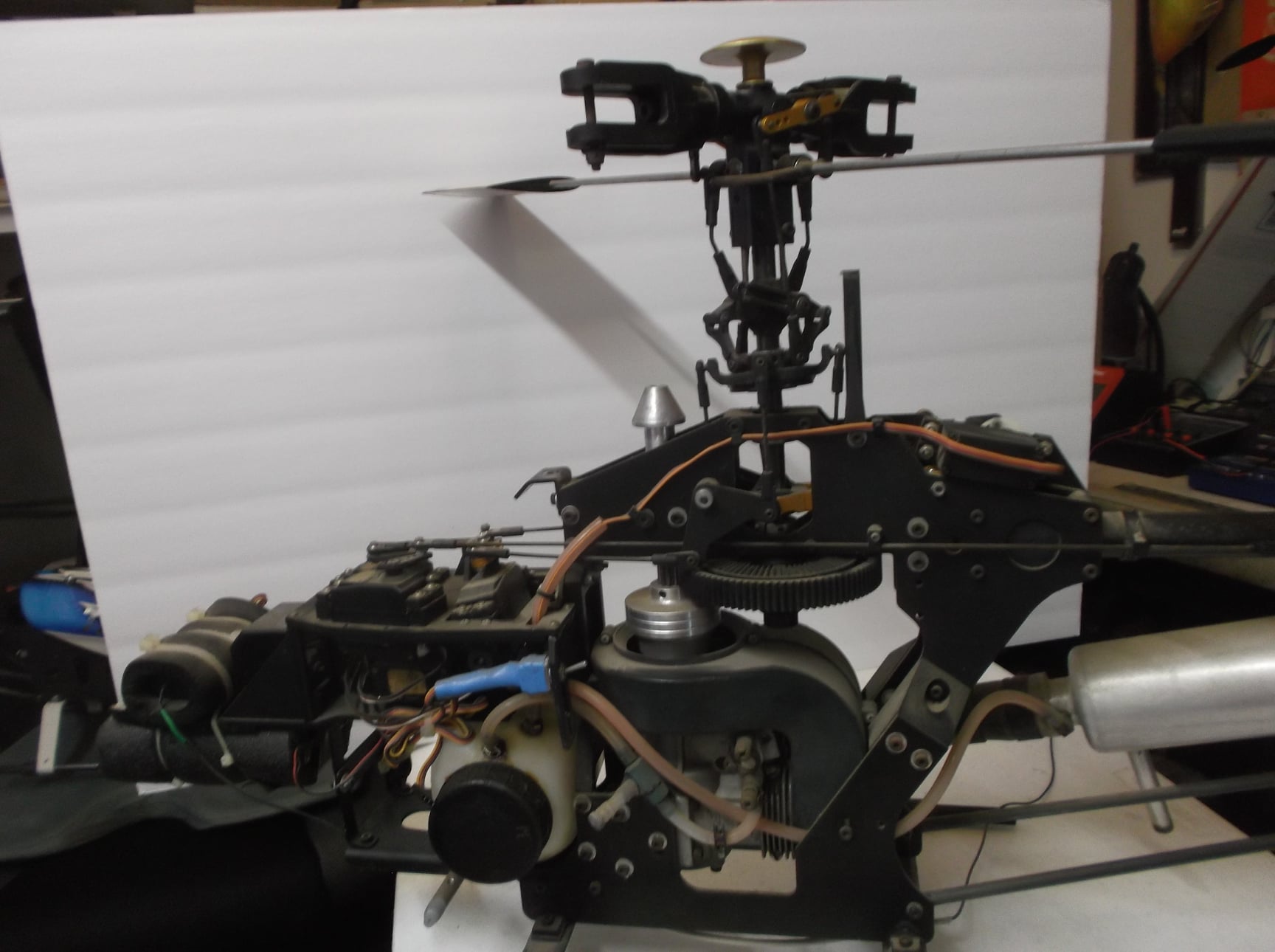 MINIATURE AIRCRAFT XCELL 60 R/C HELICOPTER Equipment For